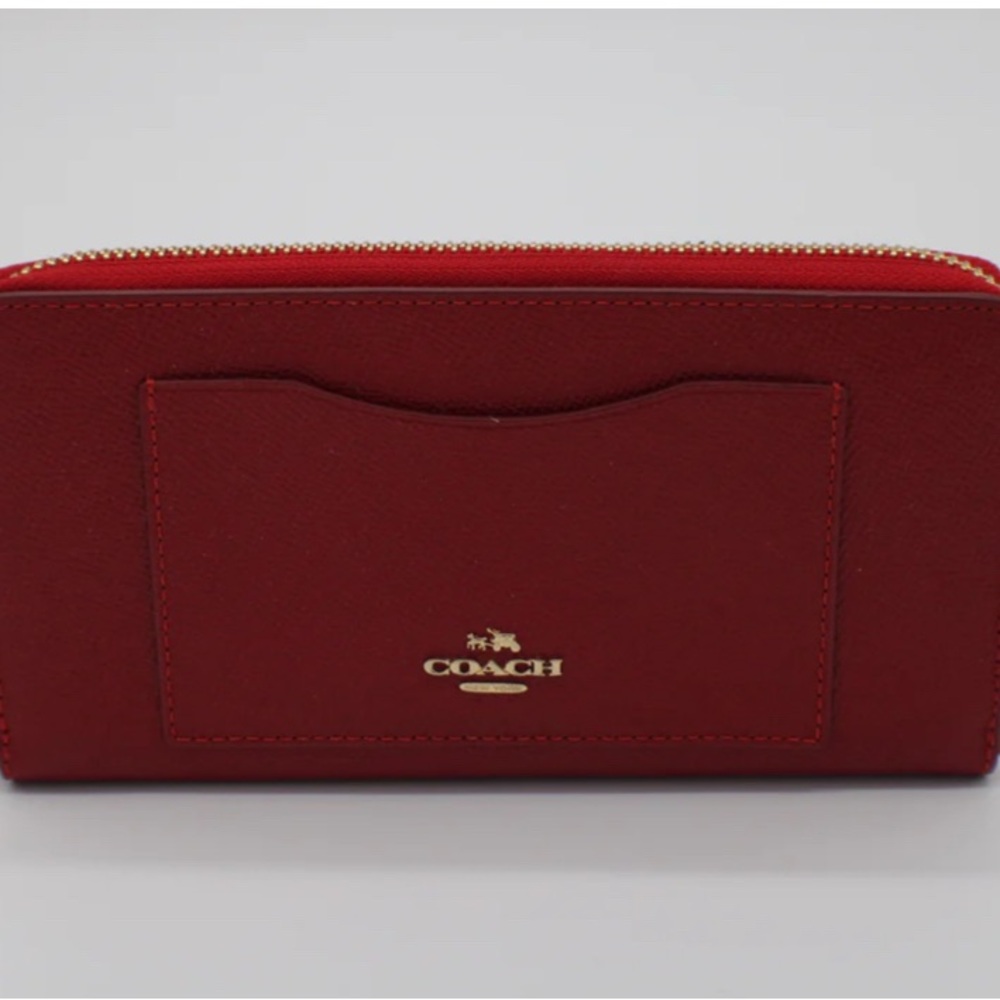 New With Tags Coach Scarlet Accordion Wallet